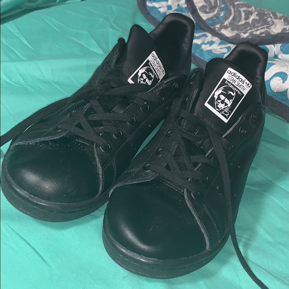Black Adidas Stan Smith Shoes